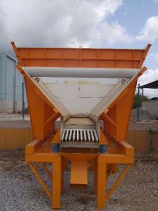 Vibrating Stone Feeder
