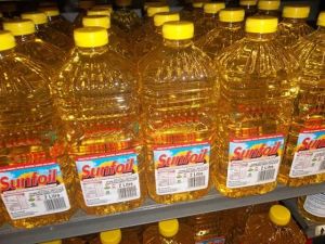 Refined sunflower oil,  Packaging Type : Plastic Bottle