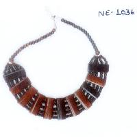 NE-1036 Beads Work Horn necklace