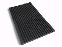 grooved rubber pads