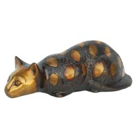 Cat Sculpture made in brass metal - a table show piece