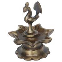 Metal brass Decorative Bird oil lamp with antique finish