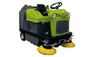 1450 E Industrial Sweepers