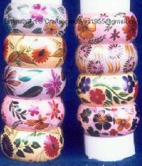 Painted Wooden Bangles (wbng 2004)