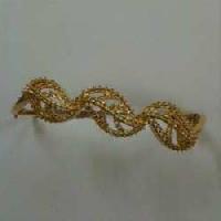 Diamond Studded Gold Bracelet 003