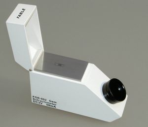 Scale range:1.35-1.85.Accuracy: ≦±0.003 CZ Gem Refractometer
