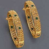 Kundan Bangles