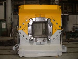 Four Die Forging Device