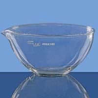 Evaporating Dish with Spout
