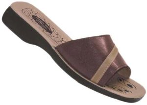 Ladies Slippers-32 Black / Brown Ladies Slippers-32 Black / Brown