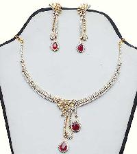 Diamond Studded Gold Necklace Set