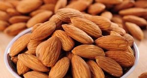 Raw Dry Almond nuts