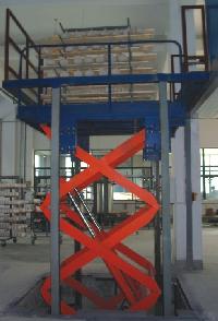 Warehouse Cargo Lift