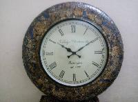 Wall Clock - Crust Glass Adorned