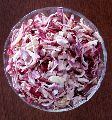 Dehydrated red onion flakes